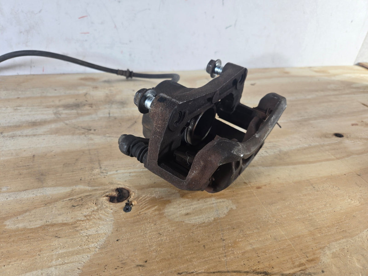 2013-2019 Nissan Sentra Right Front Wheel Brake Caliper 410013SG0C OEM 15336