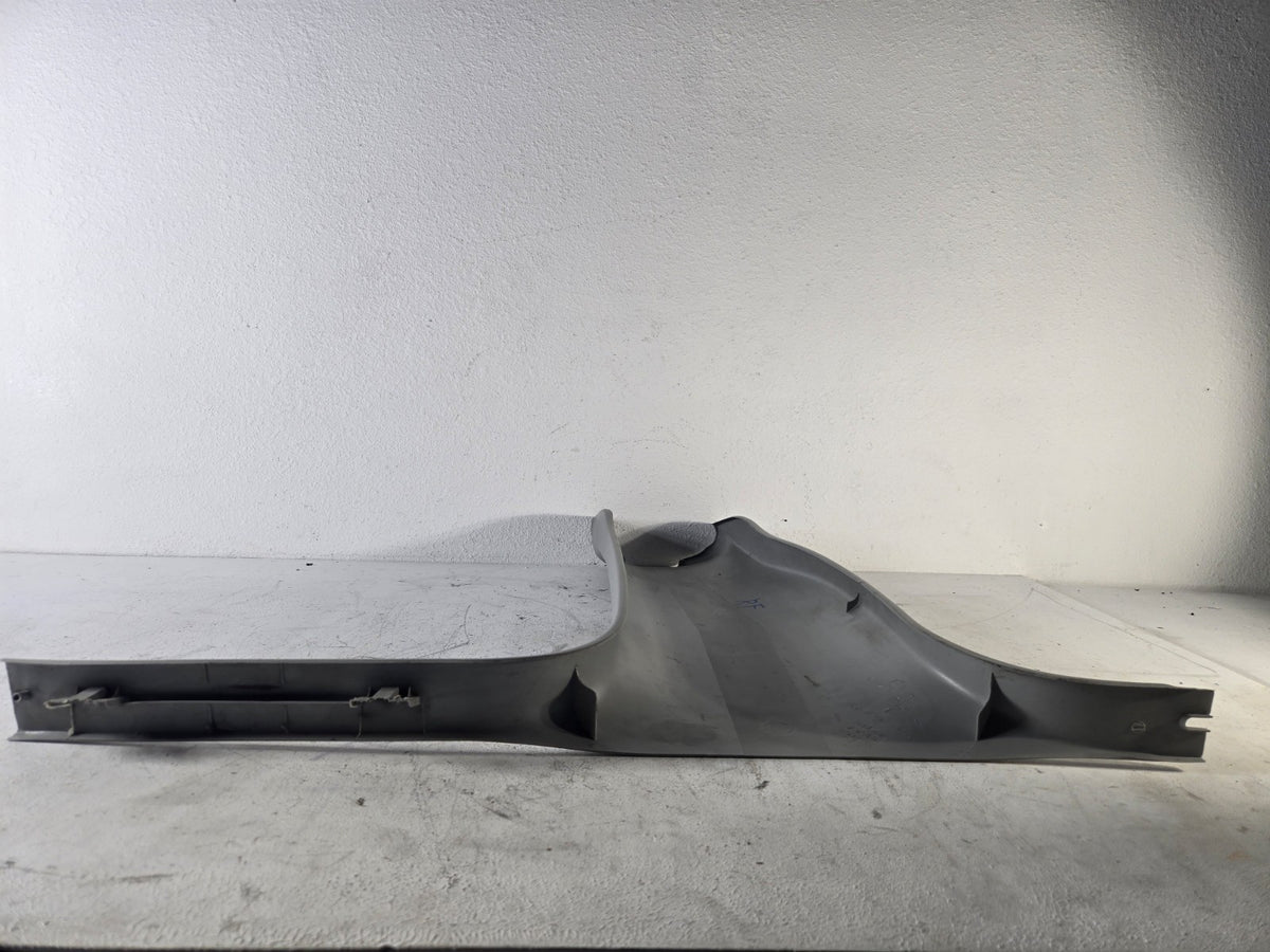 2003 2006 Lincoln Town Car Right Passenger Side B Pillar Inner Trim Lower OEM