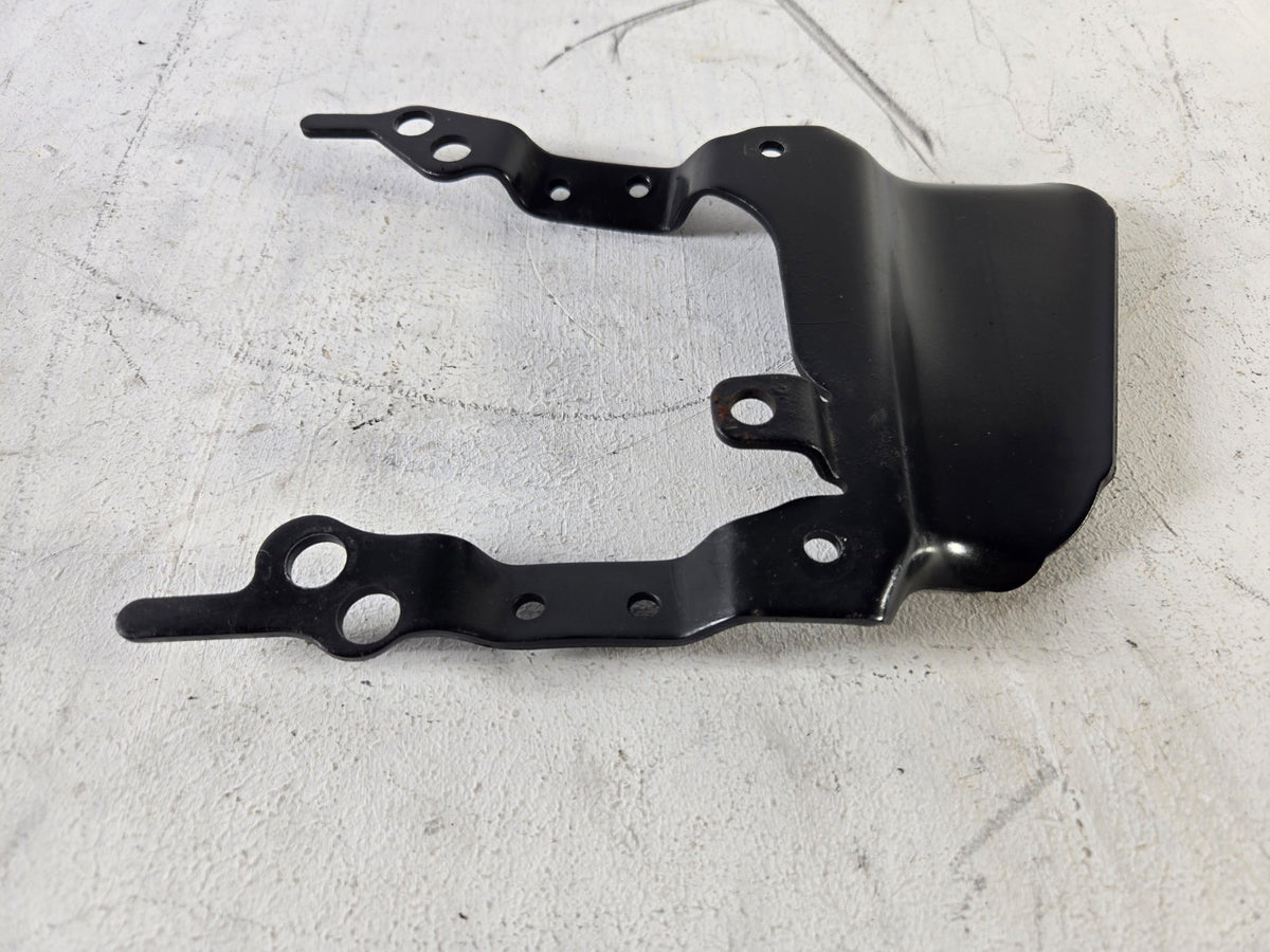 2004 Lincoln Town Car Intake Alternator Mount Mounting Bracket OEM 615175A
