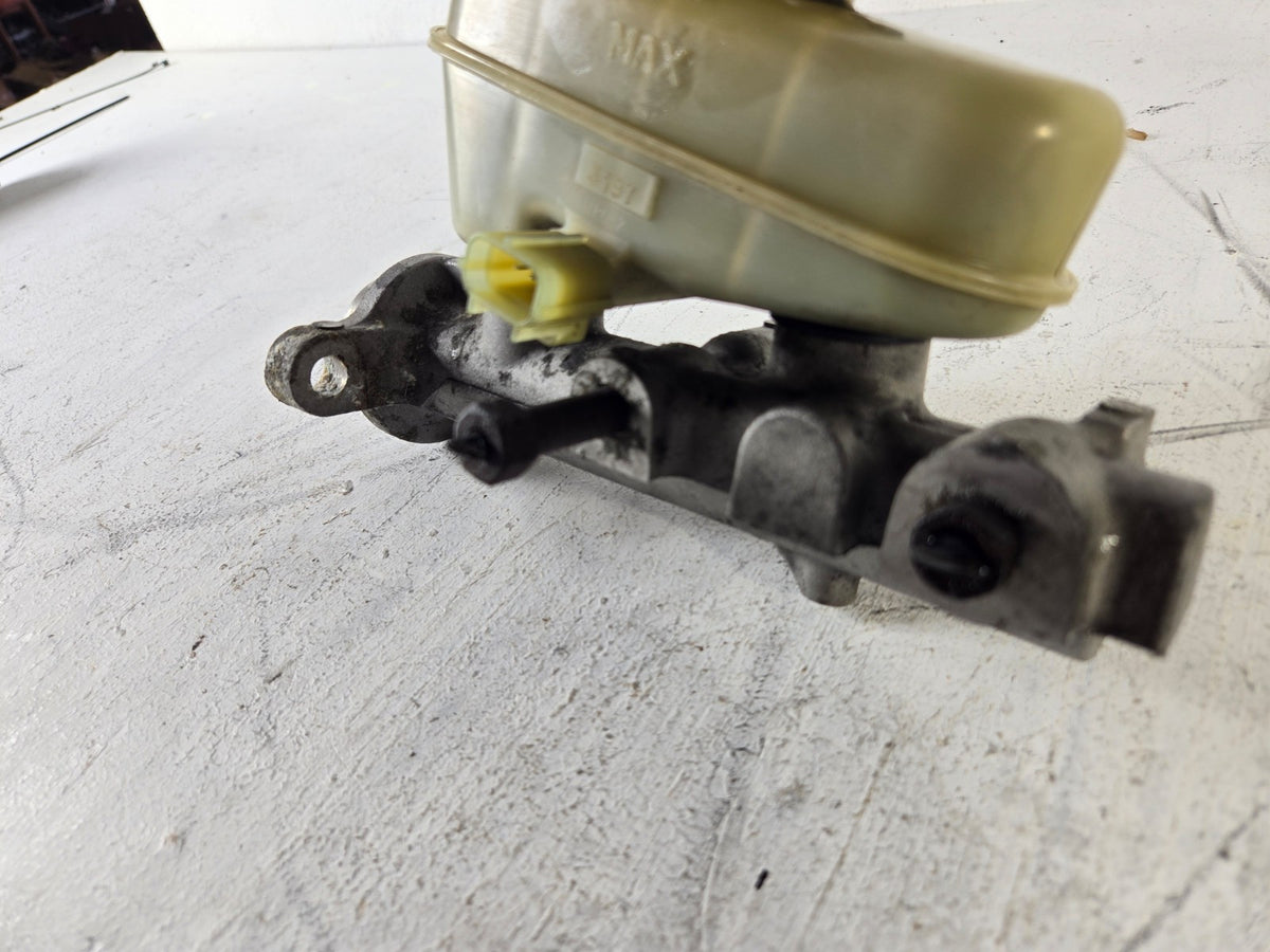2001 2005 Lincoln Town Car Master Cylinder Reservoir Bottle Cap OEM 1W1Z2140AA