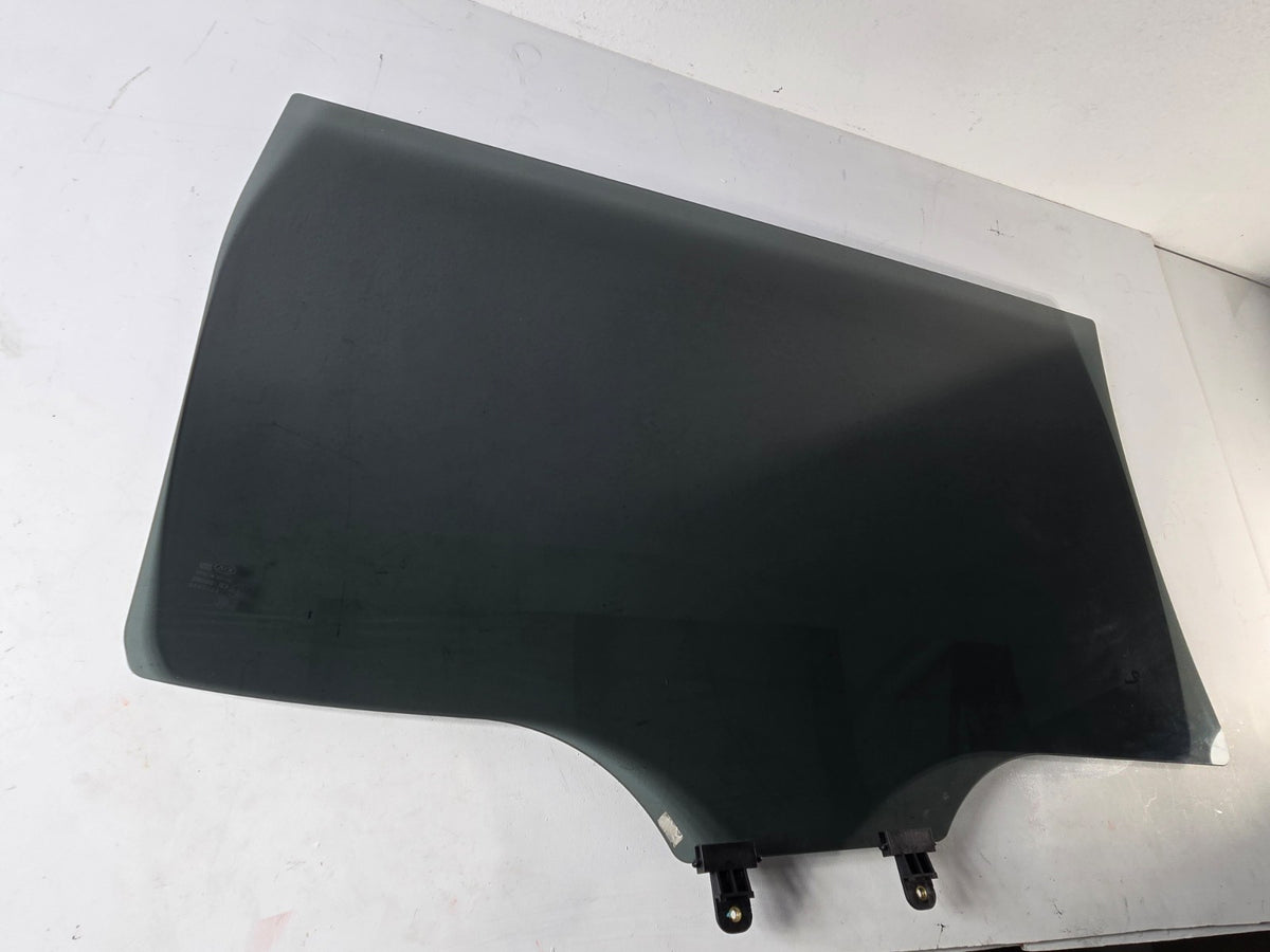 2015 2021 Kia Sedona Left Driver Rear Sliding Door Window Glass W Privacy OEM