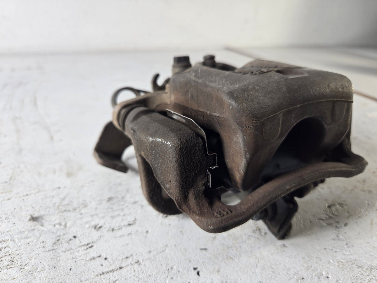 2011 2015 Hyundai Elantra Right Passenger Side Rear Wheel Brake Caliper OEM