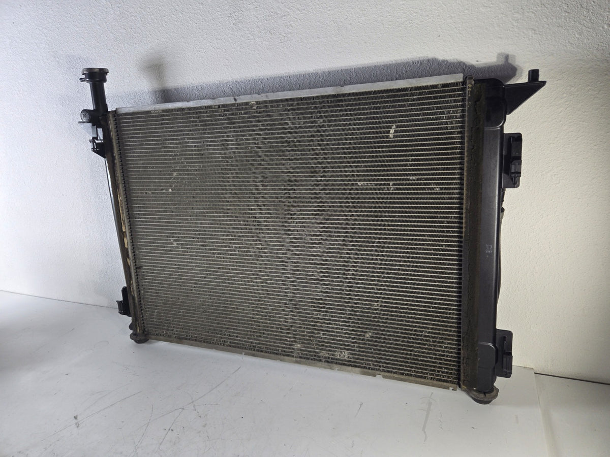 2015 2016 2017 2018 2020 2021 Kia Sedona 3.3L Radiator Core OEM 25310A9050