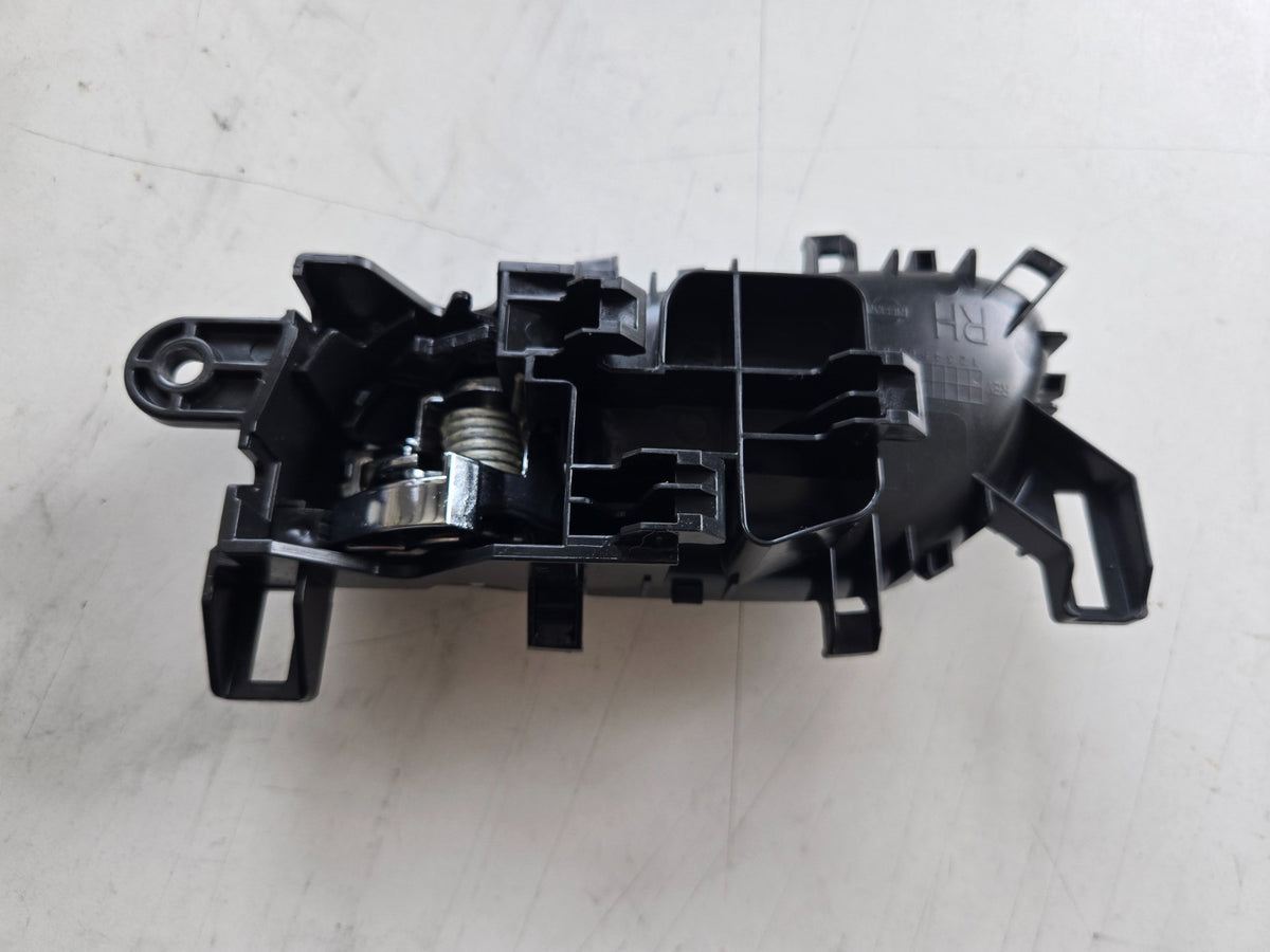 2019 Nissan Rogue Right Passenger front or REAR door interior inner handle OEM R