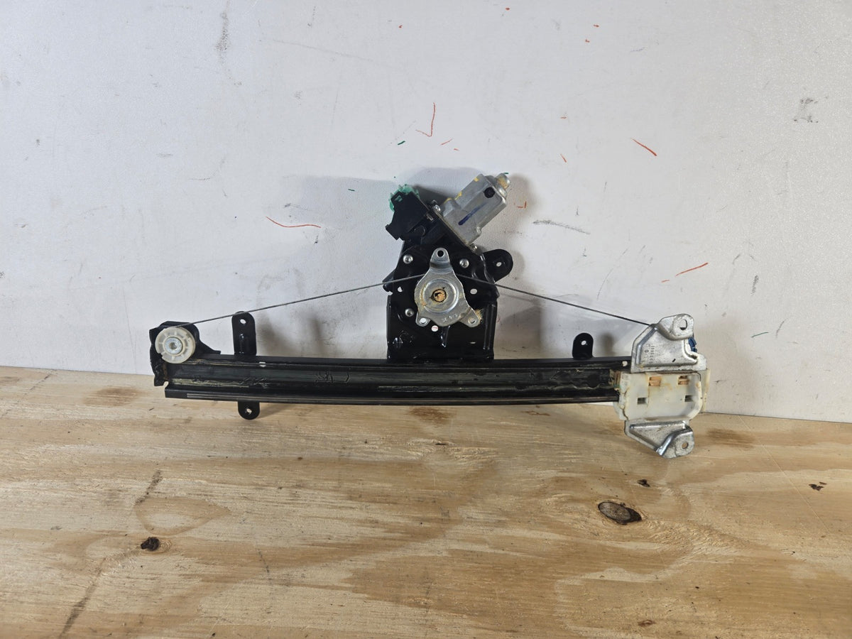 2013-2019 Nissan Sentra Left Front Door Window Regulator Motor LH Side OEM 15318