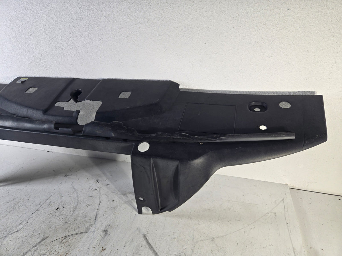2004 Lincoln Town Car Radiator Core Support Upper Top Access Baffle Cover OEM
