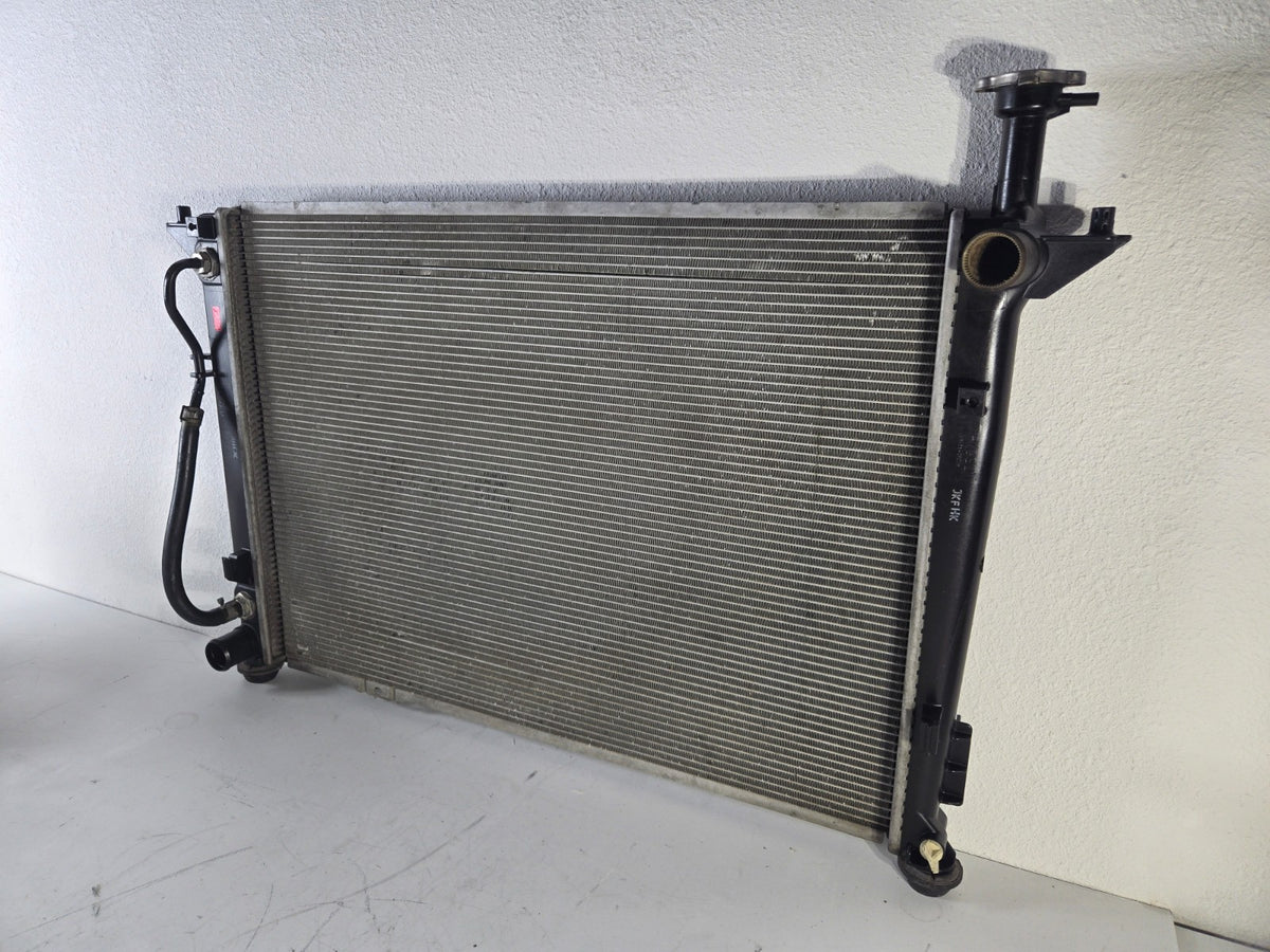 2015 2016 2017 2018 2020 2021 Kia Sedona 3.3L Radiator Core OEM 25310A9050