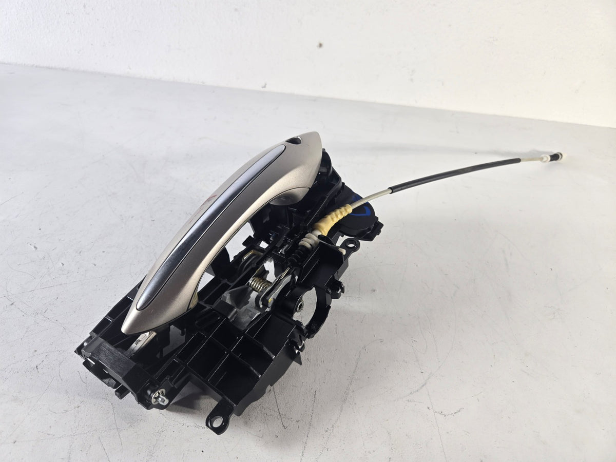 2010 2016 BMW 550i xDrive Left Driver Side Front Door Outer Handle Opener OEM