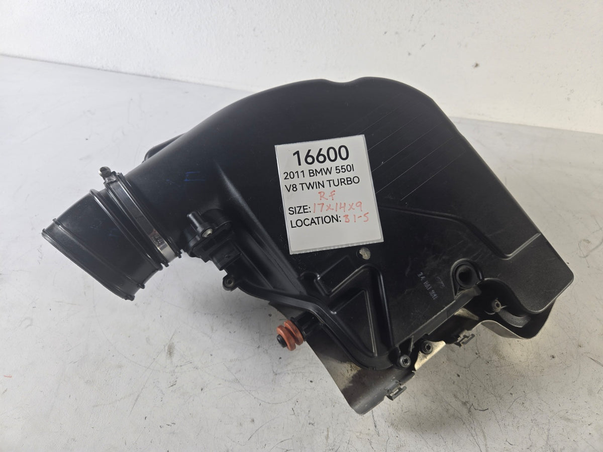 2010 2013 BMW 550i 4.4L Air Intake Air Cleaner Housing Silencer Right Side OEM