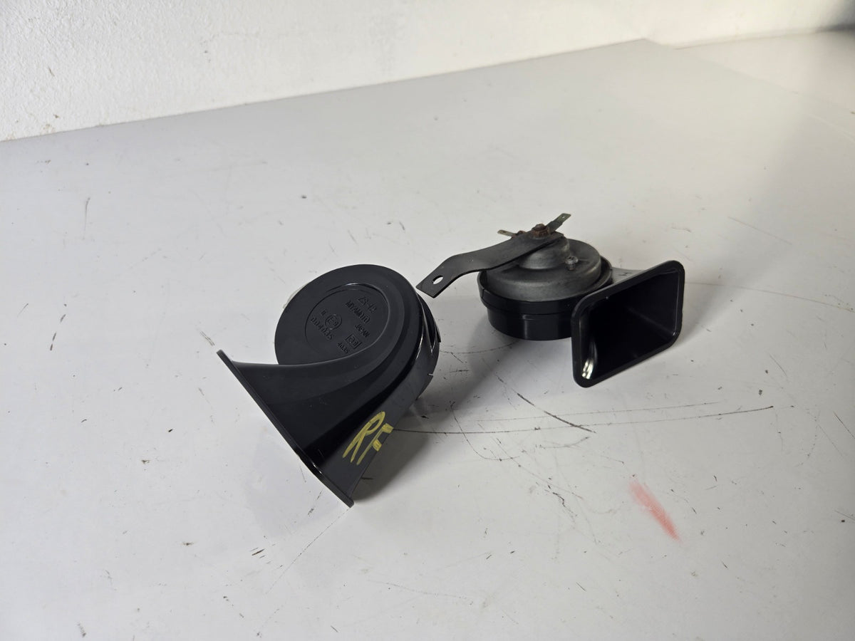 2014 2019 Infiniti Q50 High Low Pitch Note Horn Horns 256104GA0A OEM 256204GA0B