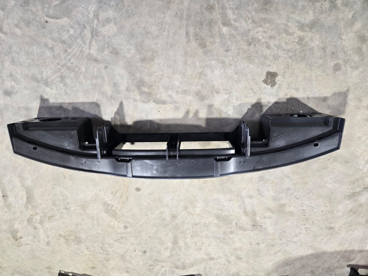 2004 Lincoln Town Car Headlight Body Header Panel OEM 3W138B041AJ x