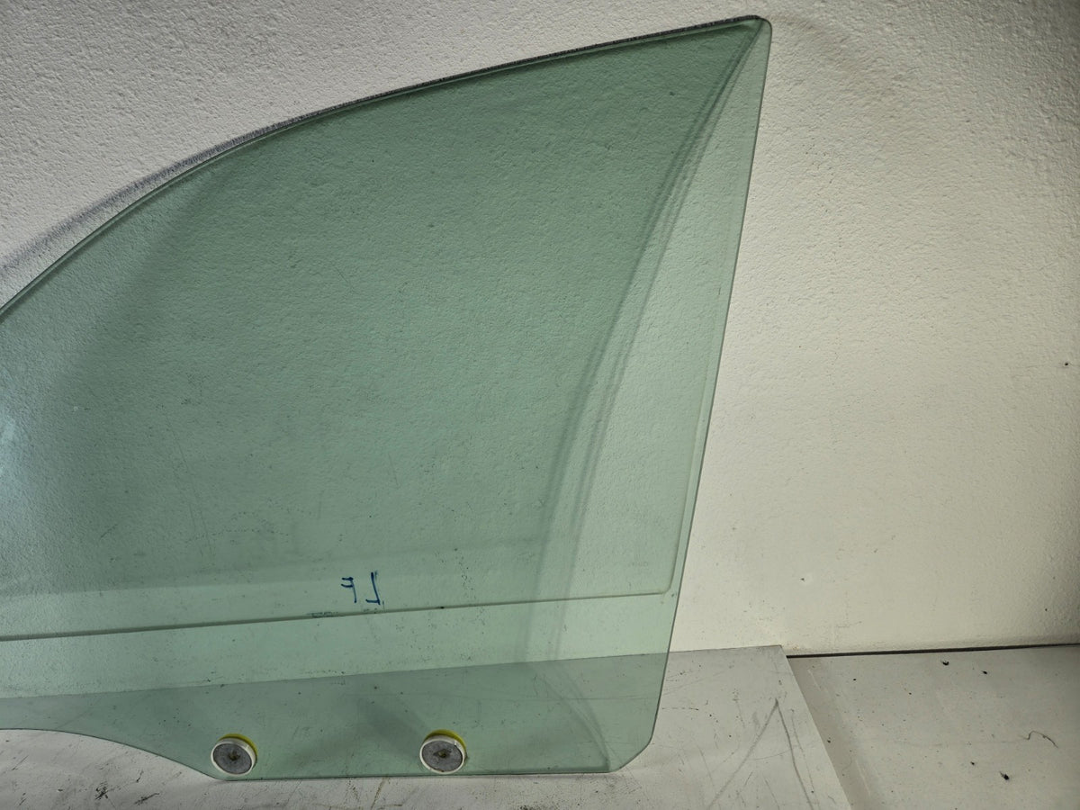 1999 2011 Lincoln Town Car Left Driver Side Front Door Window Glass OEM