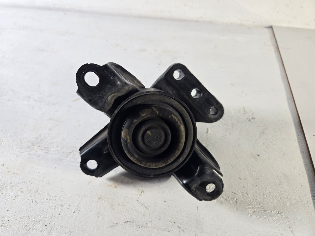 2011 2016 Hyundai Elantra 1.8L Engine Motor Mount Mounting Bracket OE 218103Y000
