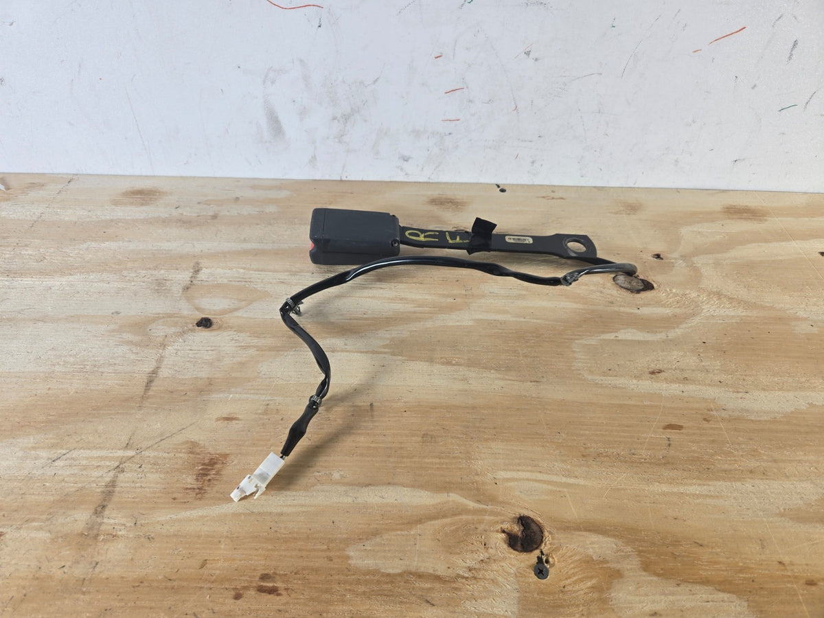 2013-2019 Nissan Sentra Right Front Seat Belt Buckle 86842-3SG8A OEM 15310