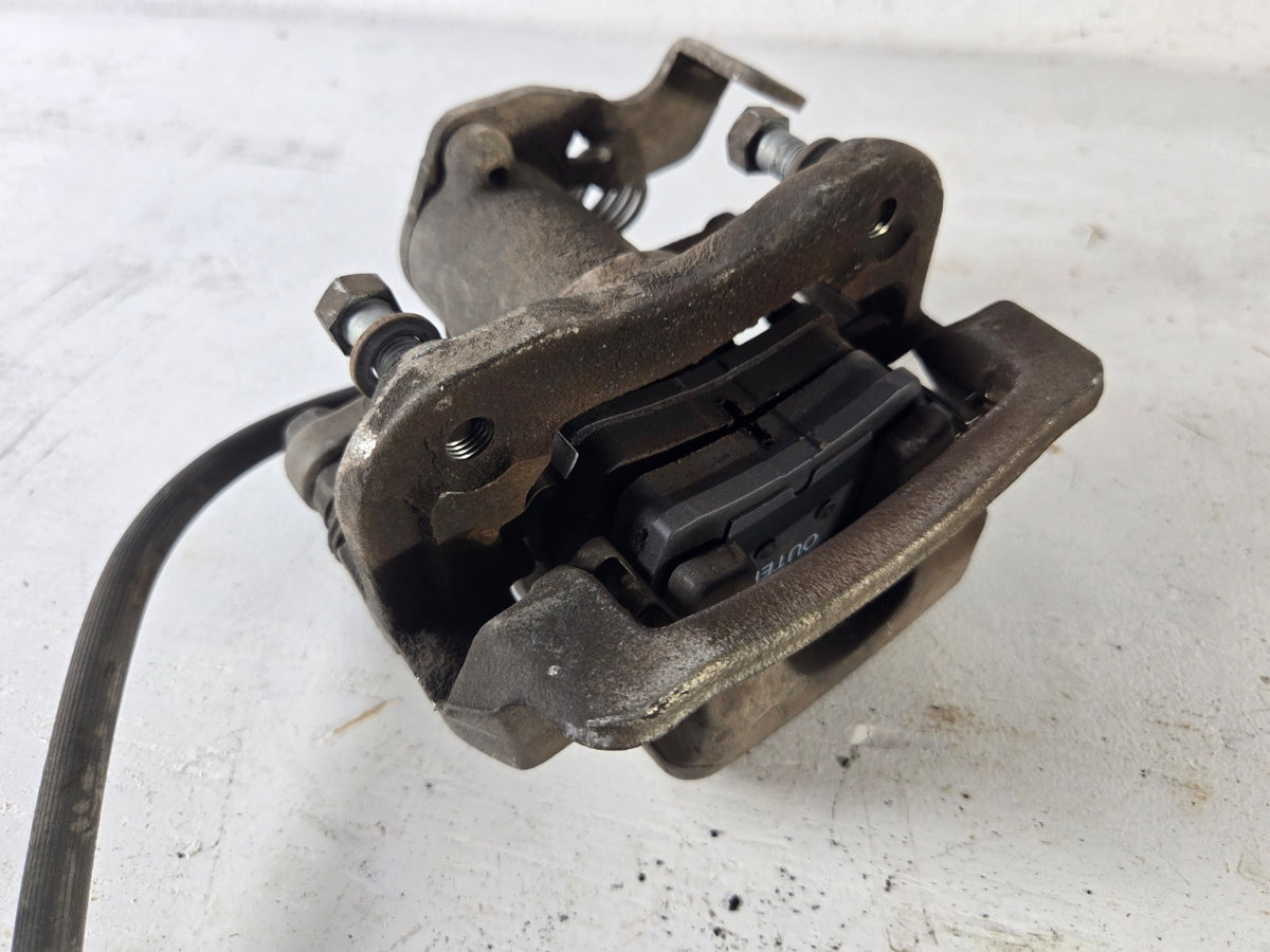 2011 2015 Hyundai Elantra Right Passenger Side Rear Wheel Brake Caliper OEM