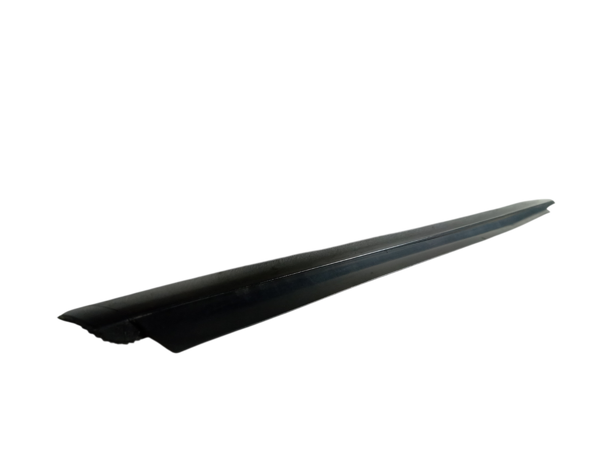 2008-2014 Mercedes-Benz GL450 Front Right Sealing Strip Door Glass OEM 12482
