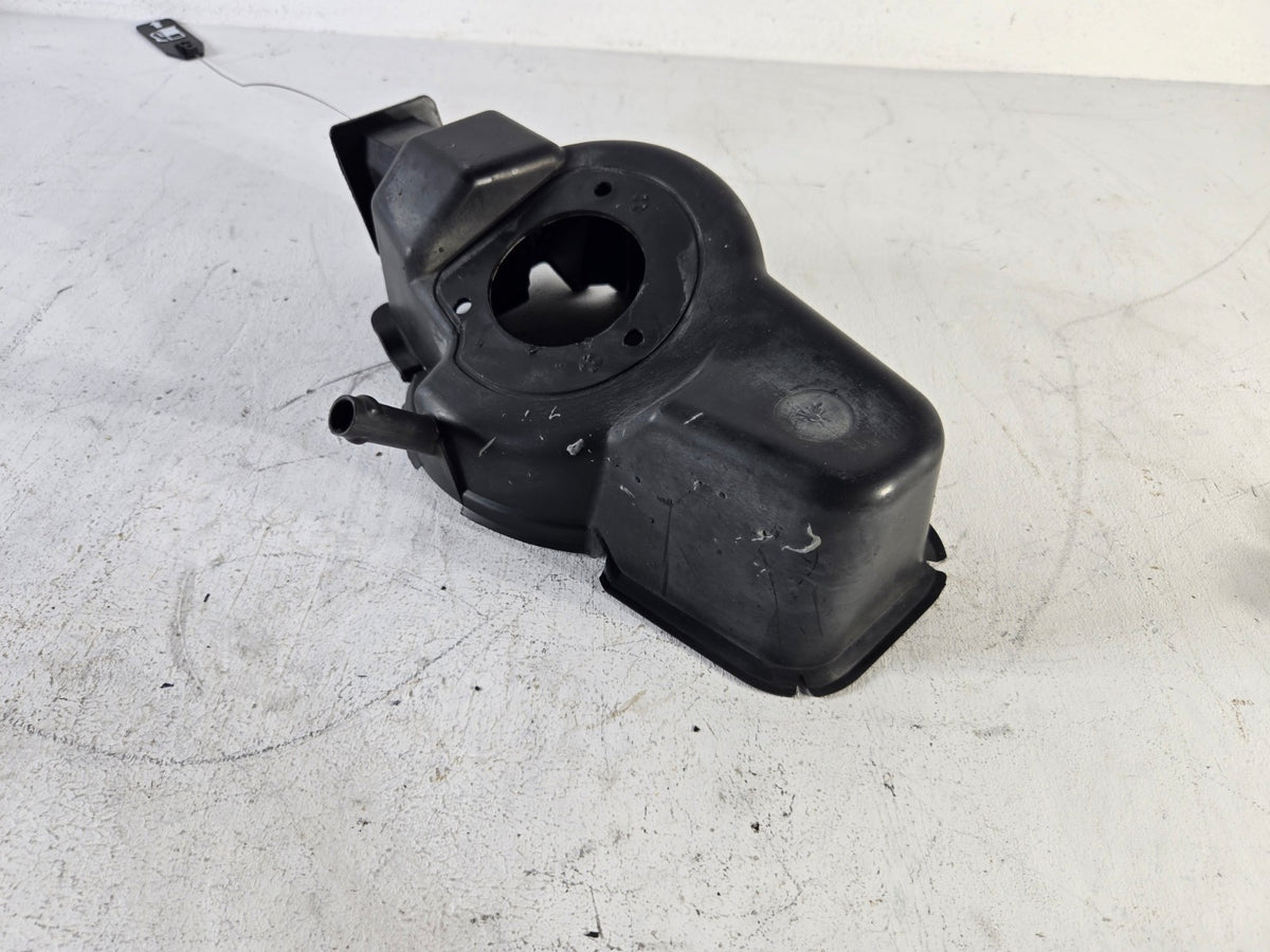 2004 2006 Lincoln Town Car Fuel Filler Door Latch Pocket Housing OE 6W1Z5427936A