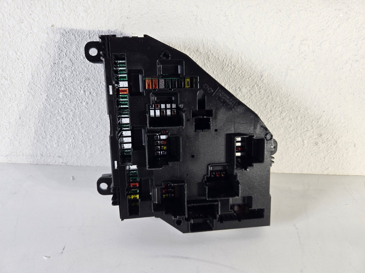 2010 2011 2012 2013 BMW 535i 550i Rear Power Distribution Fuse Box OEM 217033452