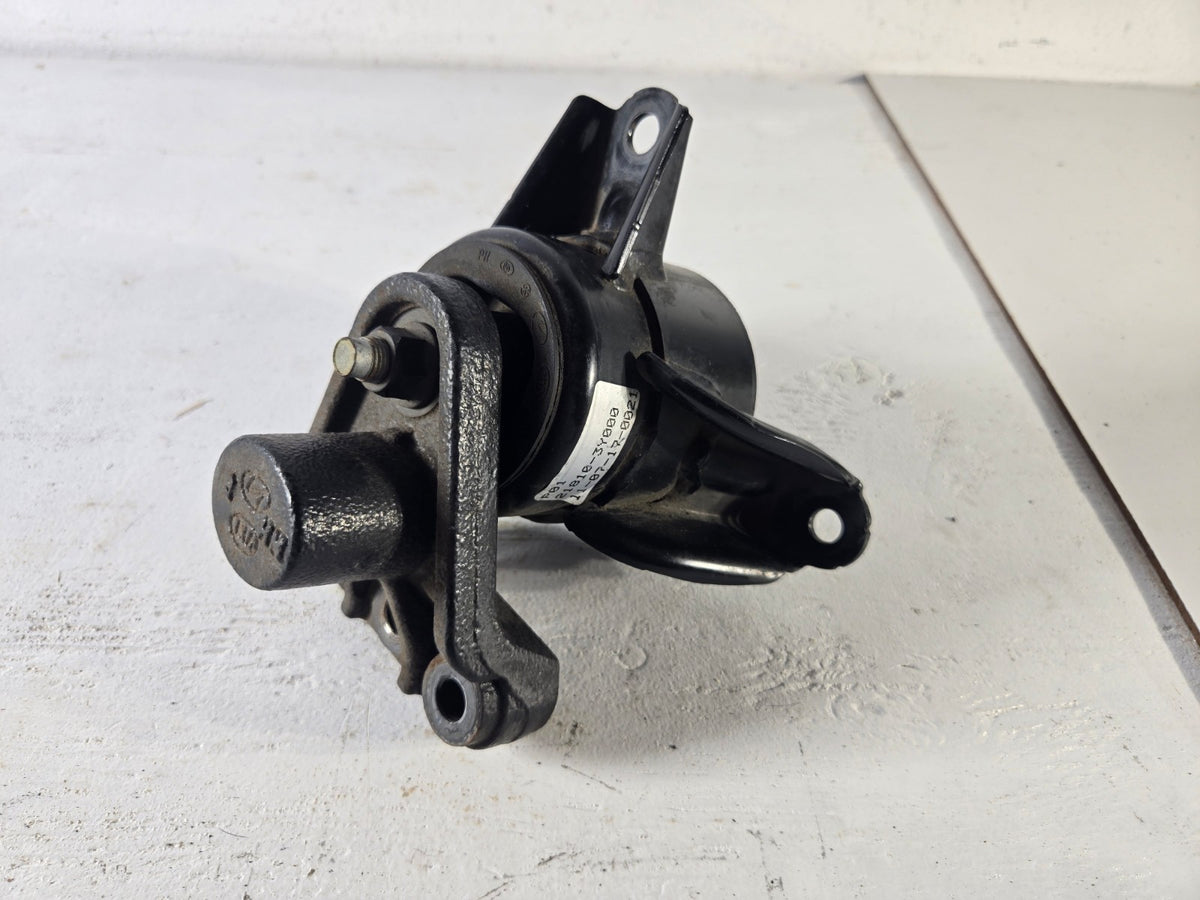2011 2016 Hyundai Elantra 1.8L Engine Motor Mount Mounting Bracket OE 218103Y000