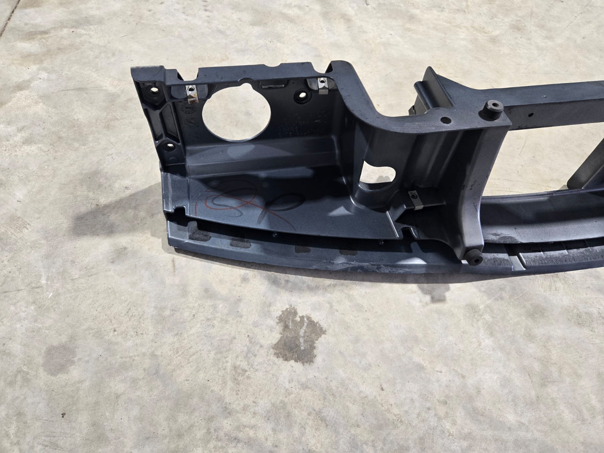 2004 Lincoln Town Car Headlight Body Header Panel OEM 3W138B041AJ x