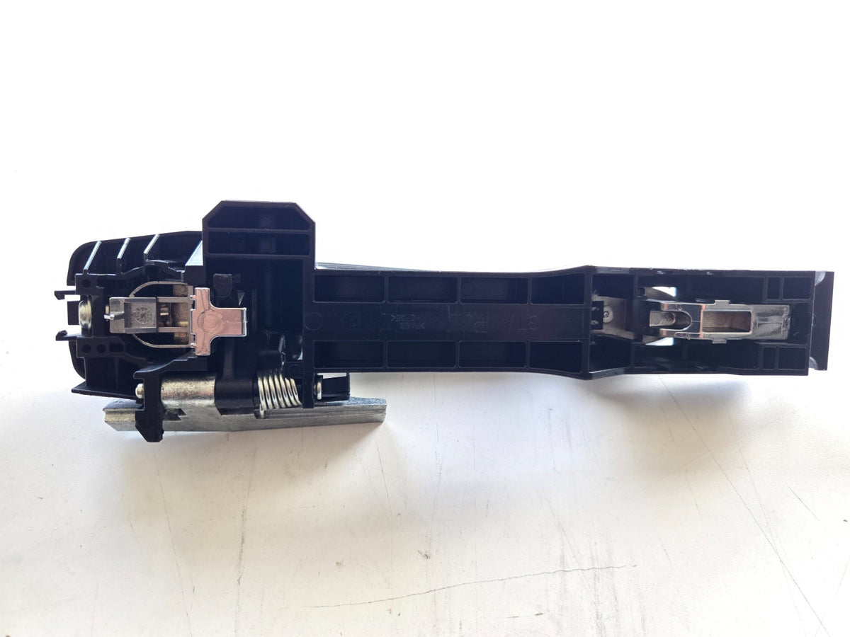 2020 Nissan Murano right passenger rear back door outer exterior handle bracket