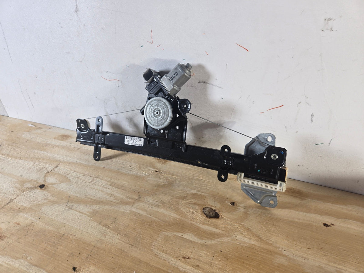 2013-2019 Nissan Sentra Right Front Door Window Regulator Motor RH Side OEM 5317