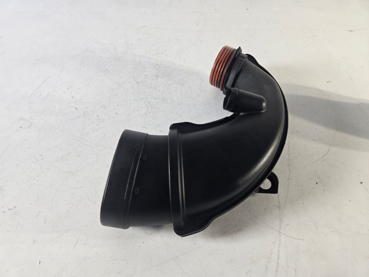 2010 2017 BMW 550i GT xDrive 4.4L Air Intake Duct Pipe Tube Right OE 13717577451