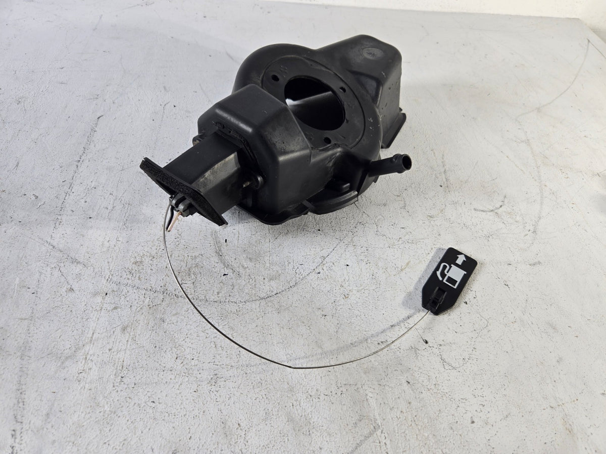 2004 2006 Lincoln Town Car Fuel Filler Door Latch Pocket Housing OE 6W1Z5427936A