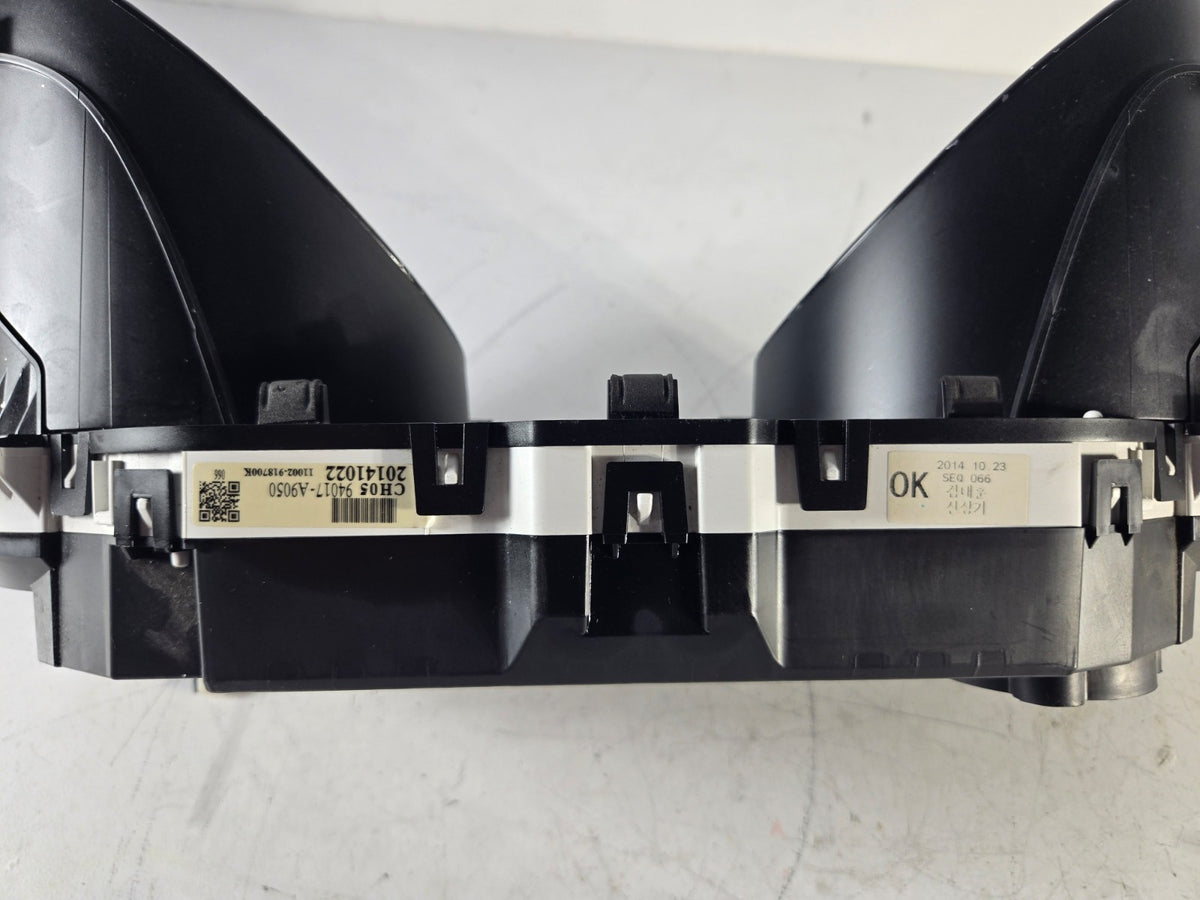 2015 2018 Kia Sedona Dash Instrument Cluster Speedometer OEM 94017A9050