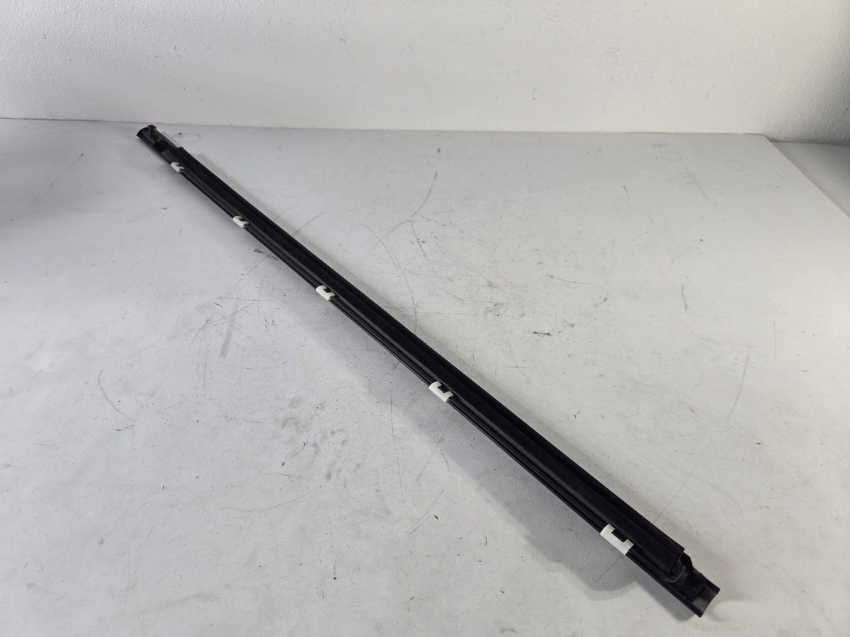 2015 2021 Kia Sedona Left Driver Front Door Weather Strip Outer Trim Molding
