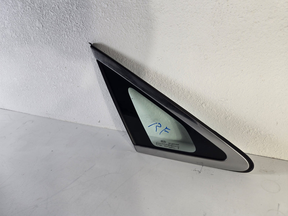 2015 2021 Kia Sedona Right Passenger Side Front Door Vent Quarter Glass OEM