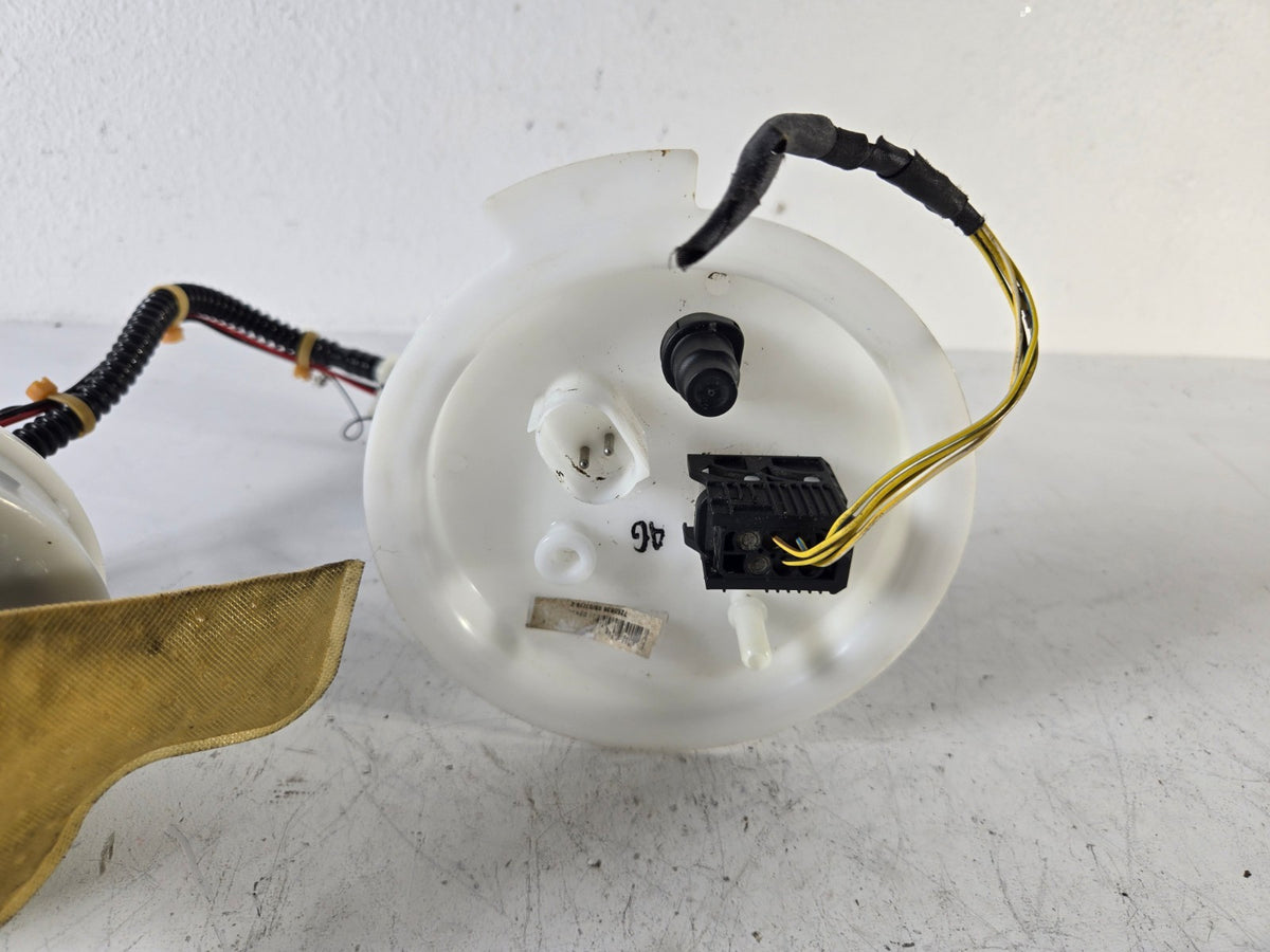 2010 2017 BMW 550i GT xDrive Gas Fuel Pump Sending Unit Assembly OEM 16117260636