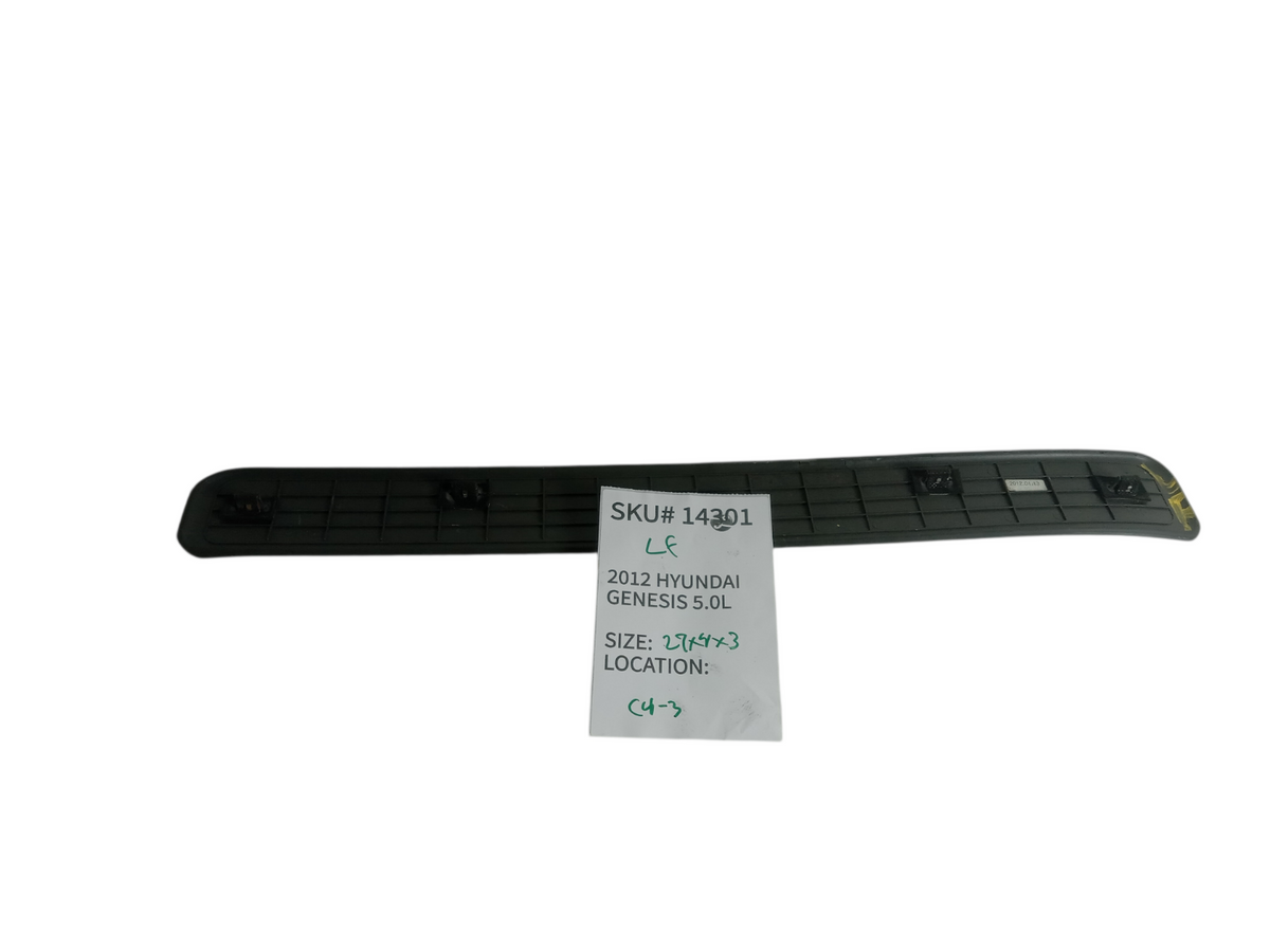 2012-2014 Hyundai Genesis Left Front Door Step Sill Scuff Plate Trim OEM 14301