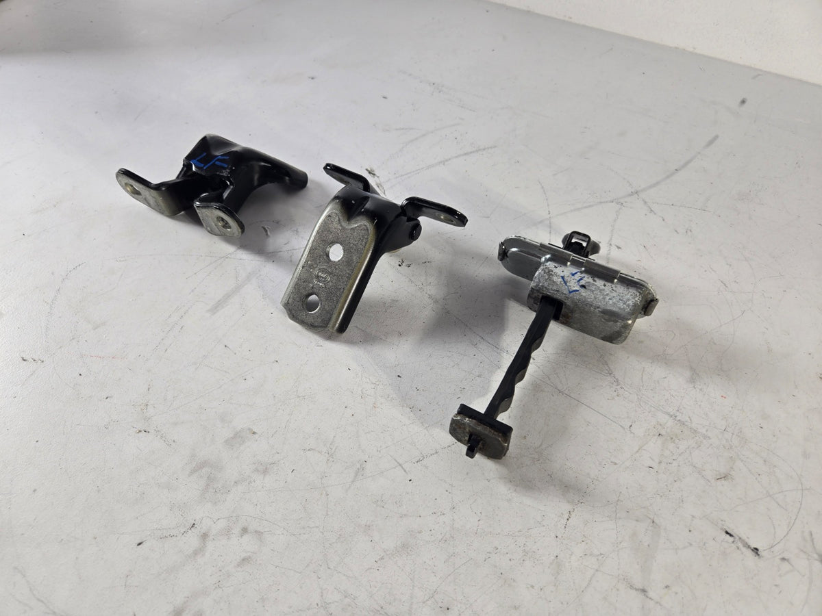 2015 2021 Kia Sedona Left Driver Front Door Upper Lower Hinge Hinges OEM