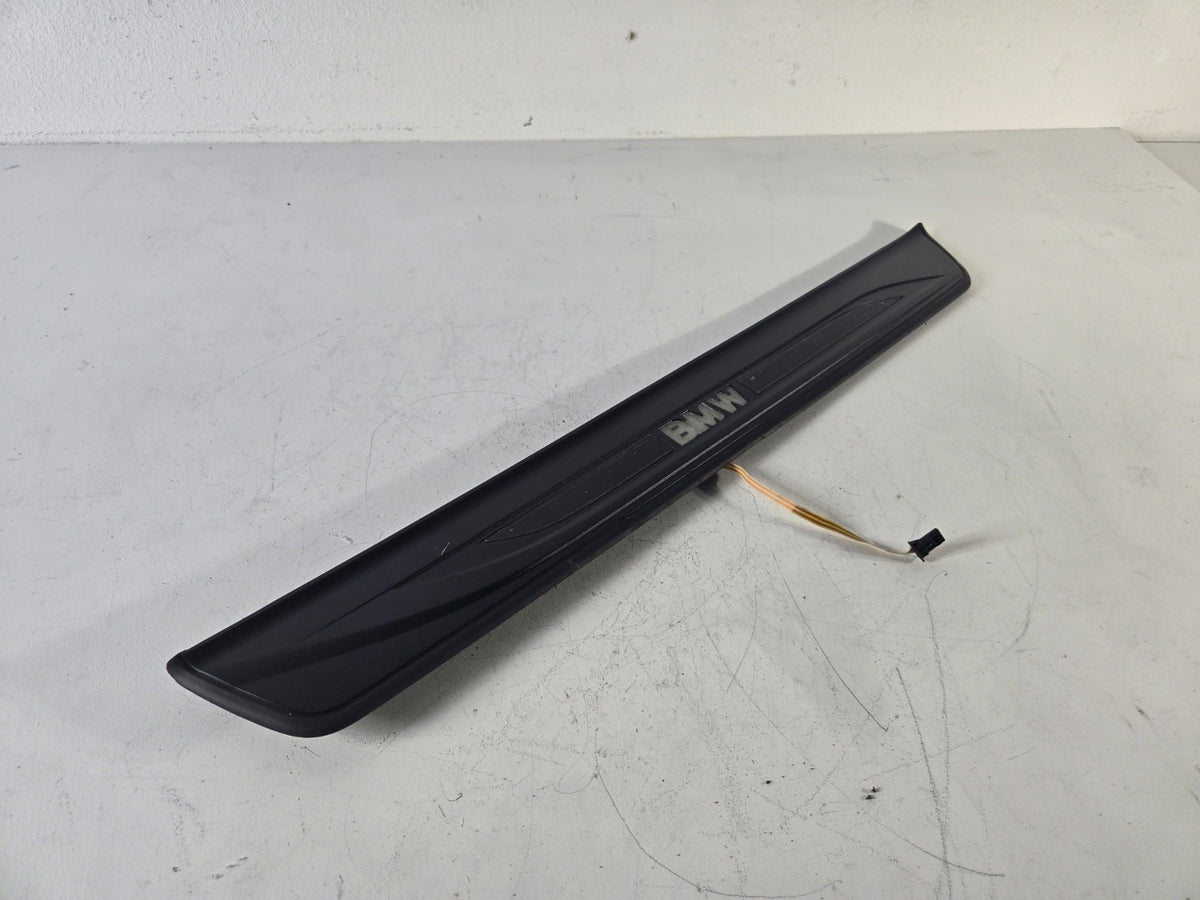 2010 2016 BMW 528i Right Passenger Front Door Sill Scuff Plate Trim 51477203608