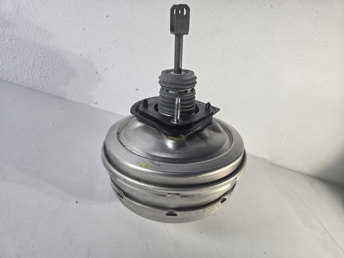 2010 2016 BMW 5 Series 528i 535d 550i Master Cylinder Power Brake Booster OEM