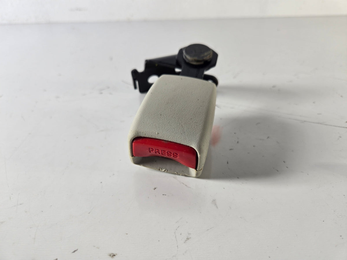 2014 2017 Infiniti Q50 Right Passenger Rear Seat Belt Buckle OEM 888424HB0B