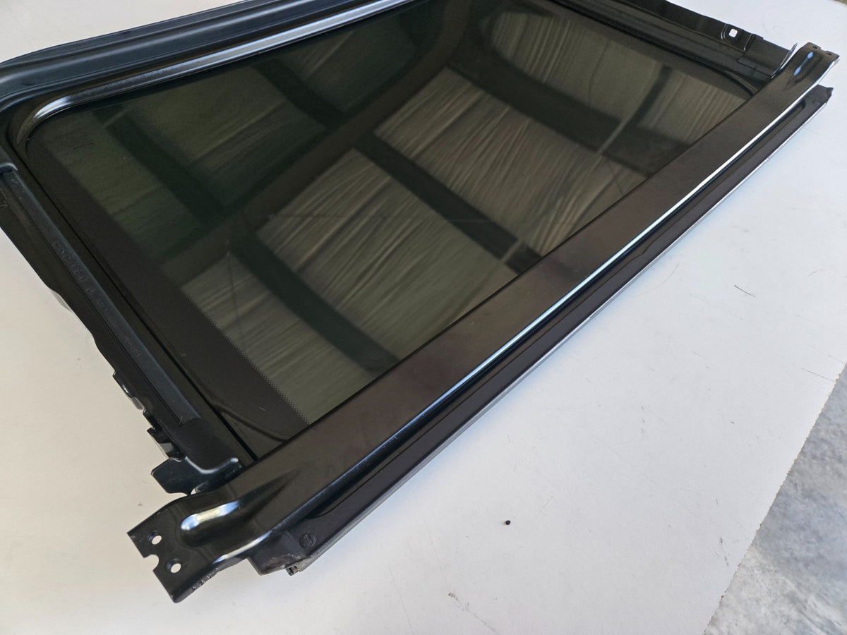 2020 Nissan Rogue panoramic REAR fixed sunroof sun moon roof glass panel OEM