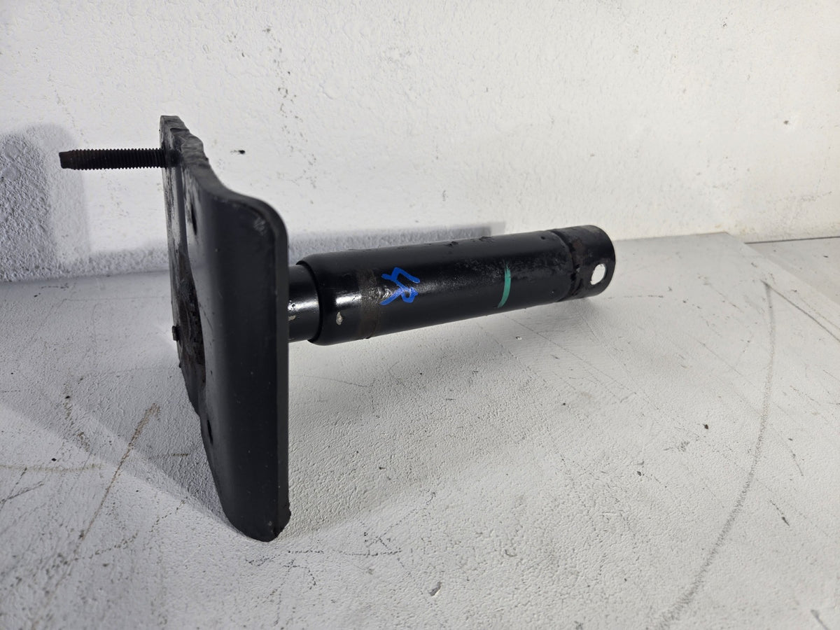 1998 2011 Lincoln Town Car Left Driver Rear Bumper Shock Absorber Bracket OEM