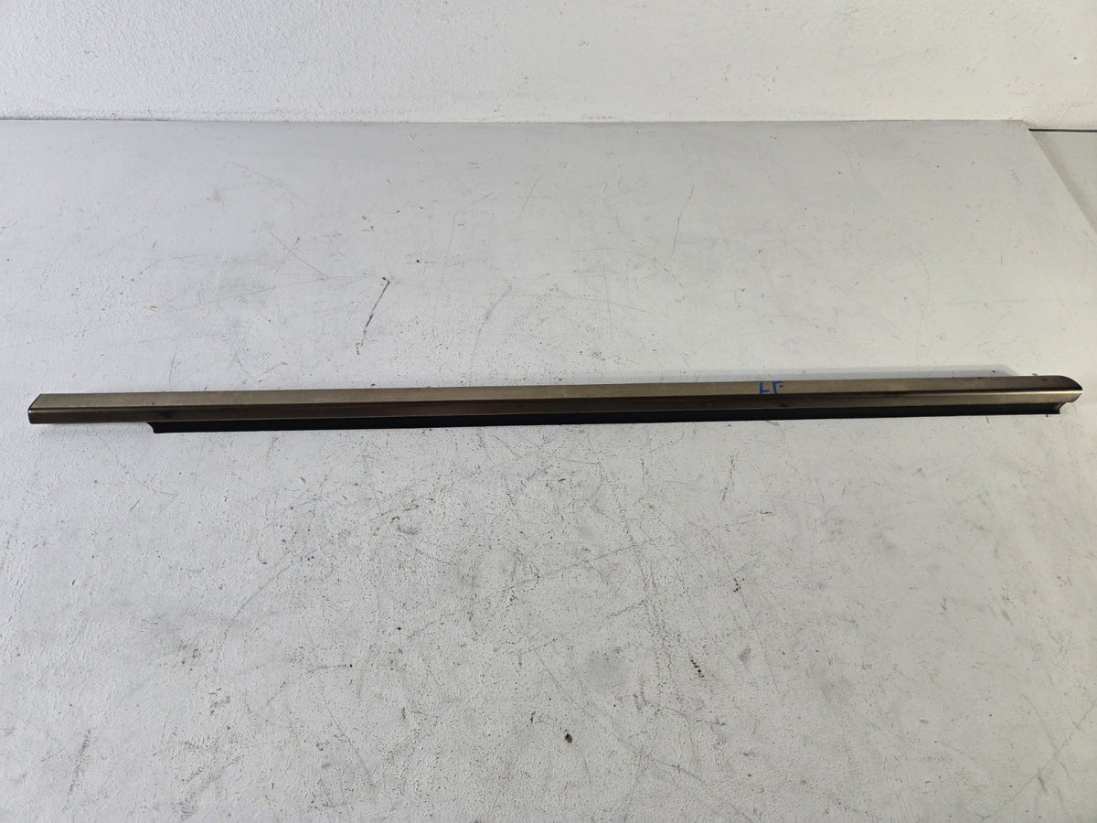 2003 2009 Mercedes Benz E500 Left Front Door Weather Strip Trim Chrome OEM