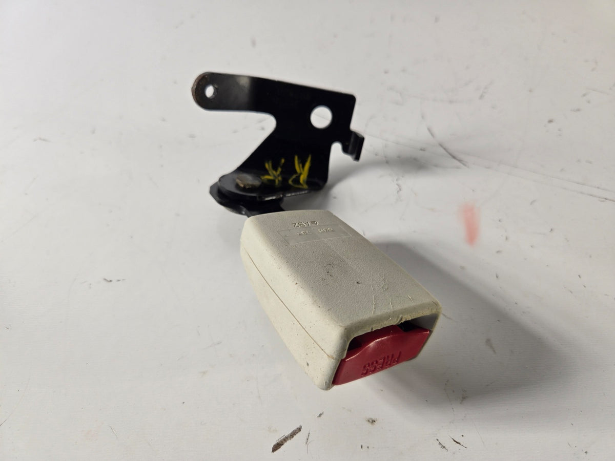 2014 2017 Infiniti Q50 Right Passenger Rear Seat Belt Buckle OEM 888424HB0B