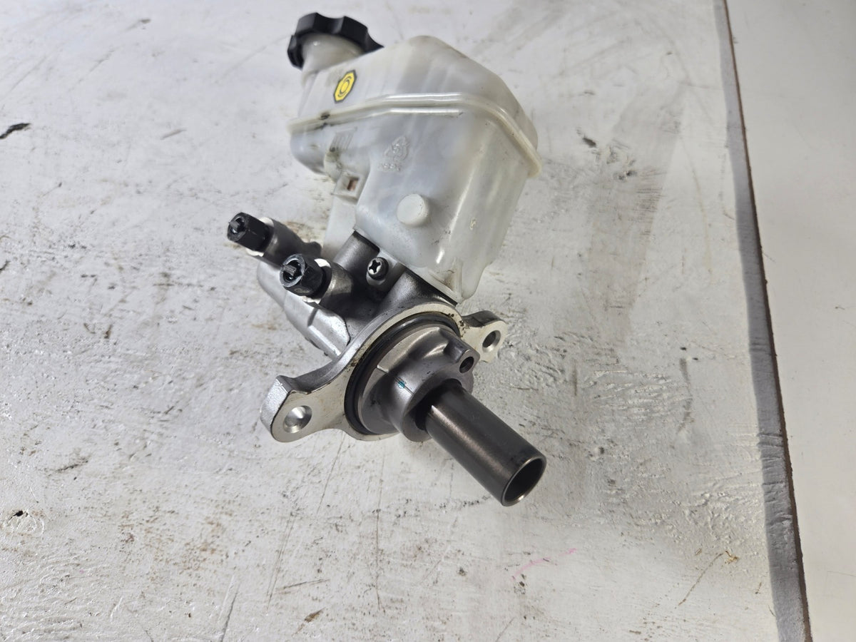 2011 2015 Hyundai Elantra Master Cylinder Reservoir Bottle Cap OEM 585103Y400