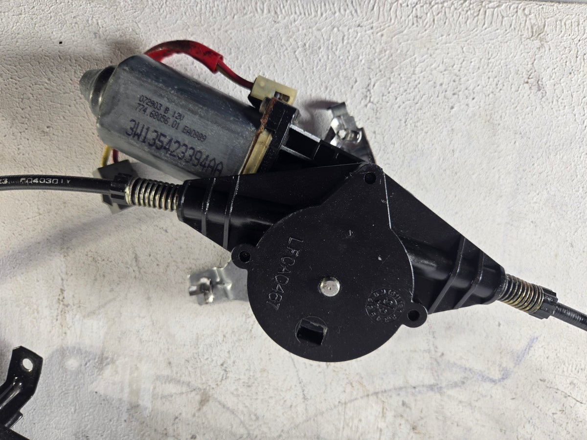 2004 Lincoln Town Car Left Driver Side Rear Door Window Regulator Motor OEM