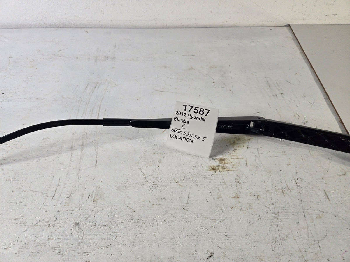 2011 2015 Hyundai Elantra Right Passenger Front Windshield Wiper Arm OEM