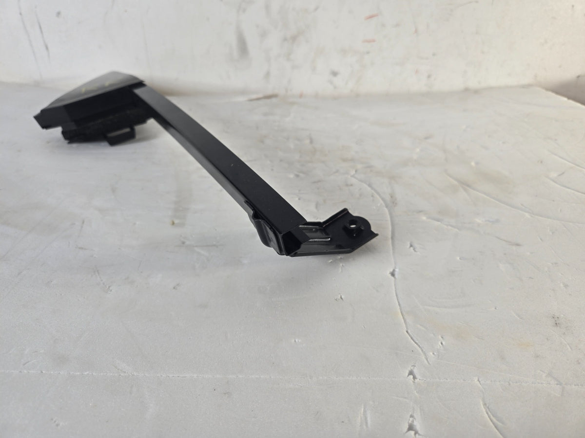 2013-2019 Nissan Sentra Right Rear Door Corner Guide Channel Bracket OEM 15282