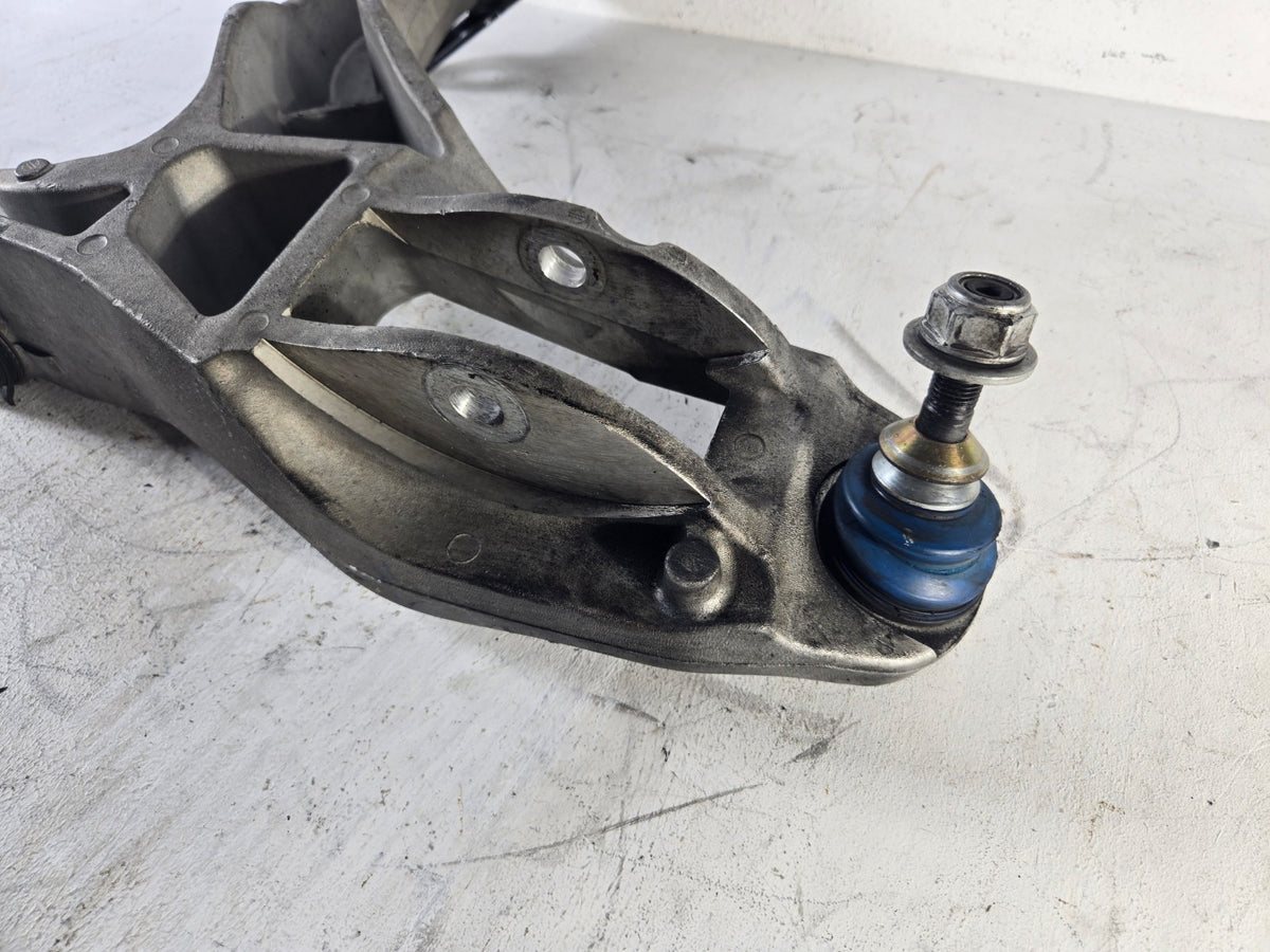 2003 2005 Lincoln Town Car Right Passenger Front Suspension Lower Control Arm OE