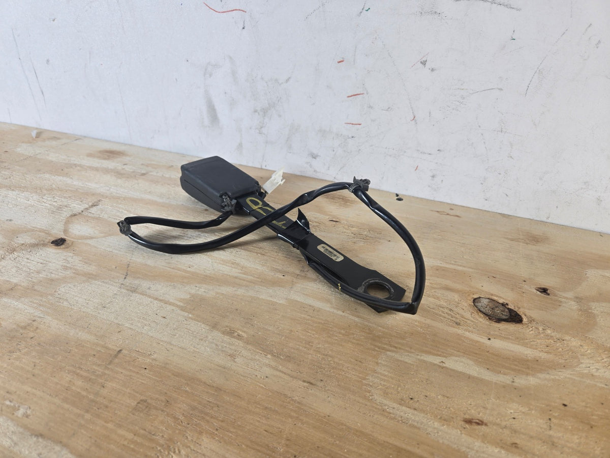 2013-2019 Nissan Sentra Right Front Seat Belt Buckle 86842-3SG8A OEM 15310