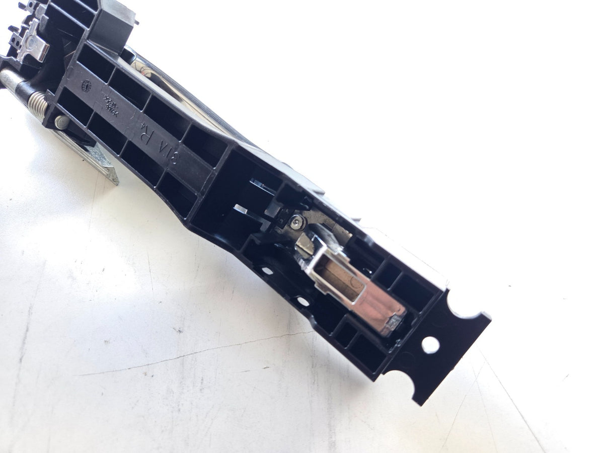 2020 Nissan Murano right passenger rear back door outer exterior handle bracket