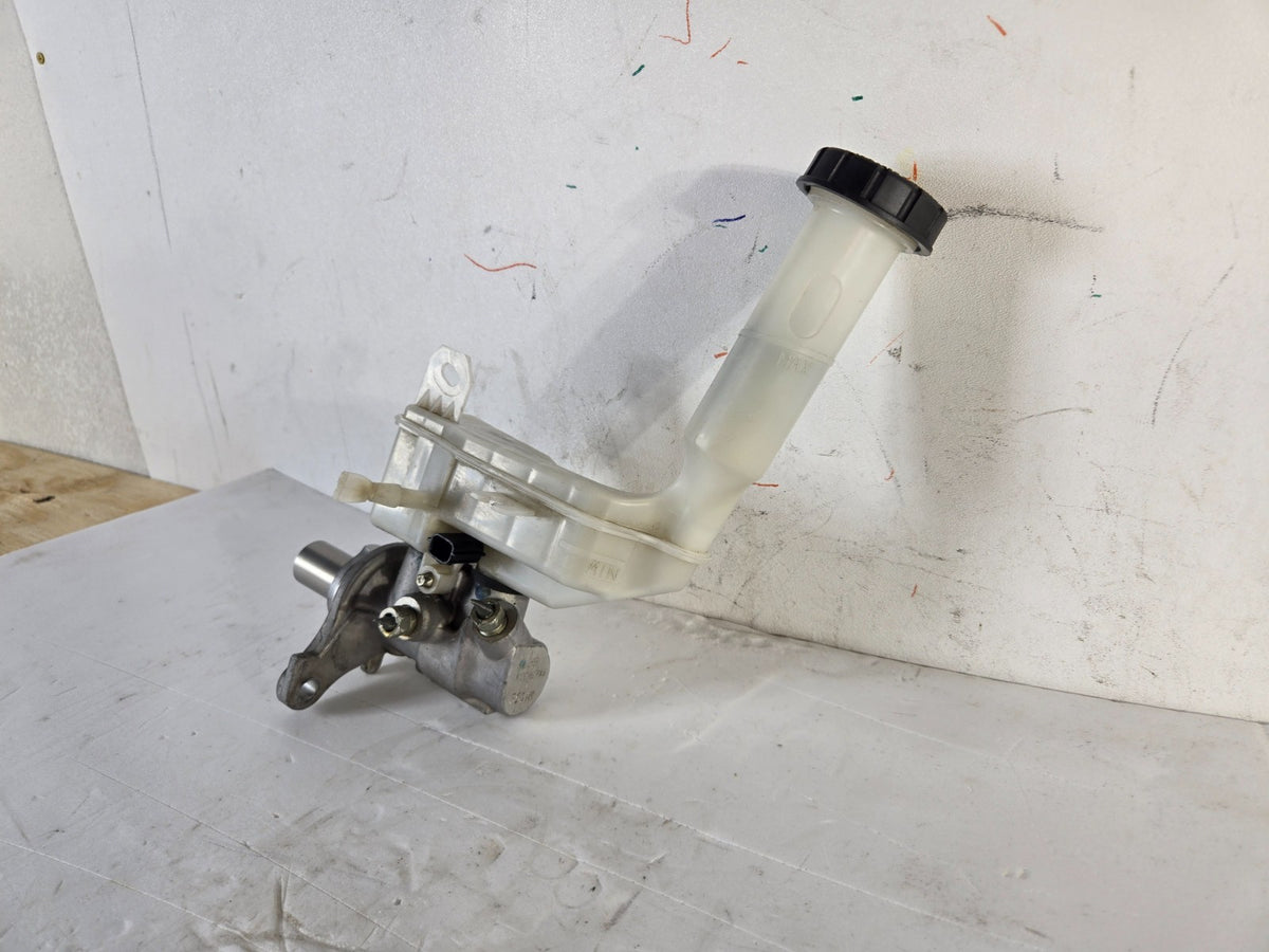 2013-2019 Nissan Sentra Master Cylinder Reservoir Cap 46010-3SG1B OEM 15275
