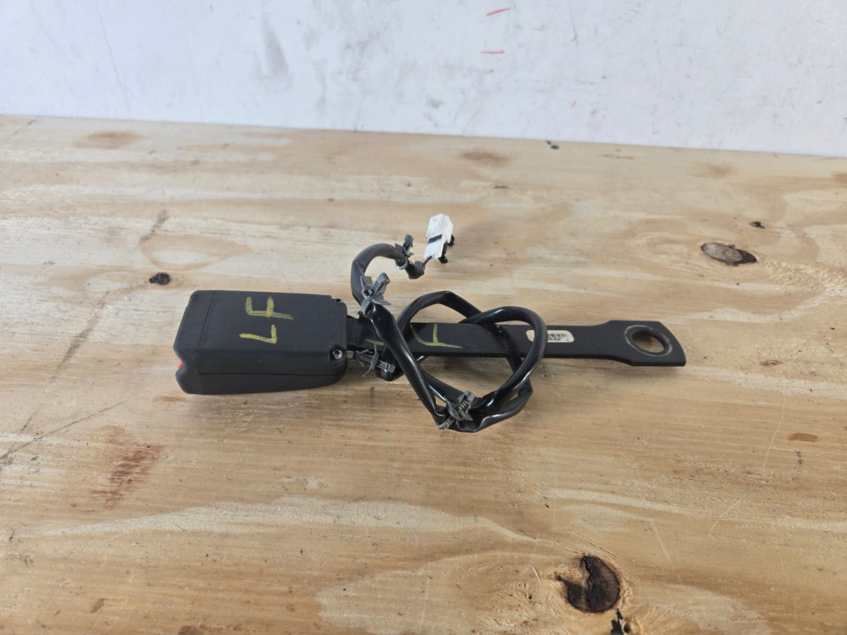 2013-2019 Nissan Sentra Left Front Seat Belt Buckle 86843-3SG8A OEM 15309